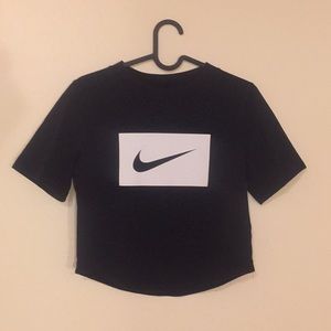 Cropped Nike T-Shirt
